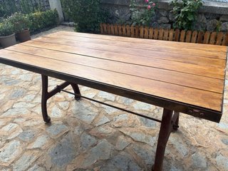 Mesa estilo industrial para porche/jardín