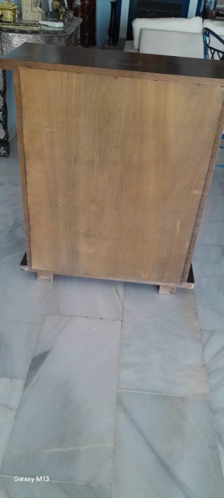 Taquillón castellano antiguo madera tallada