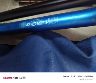 Manillar Renthal 997 con protector y funda asiento