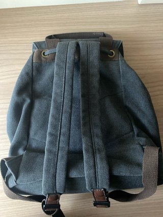 Mochila de lona gris con detalles marrones nueva