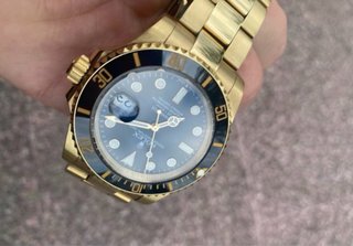 Reloj estilo Rolex color oro Submariner Negro