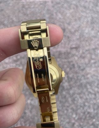 Reloj estilo Rolex color oro Submariner Negro