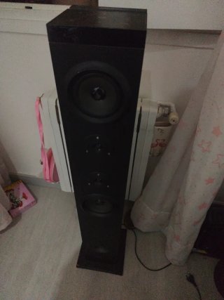 Torre de Sonido Negra