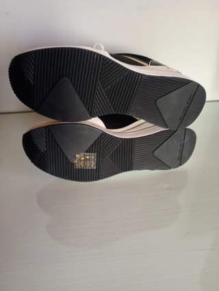 Zapatillas Michael Kors Negras y Doradas