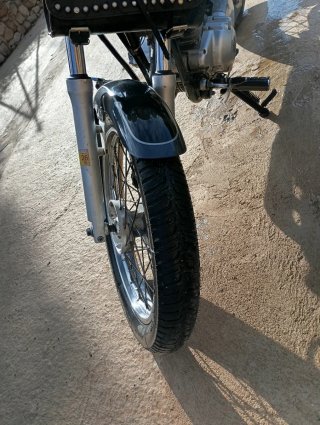 Moto custom Negra