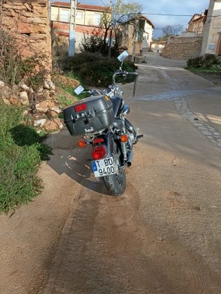 Moto custom Negra