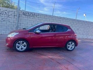 Peugeot 208 2013