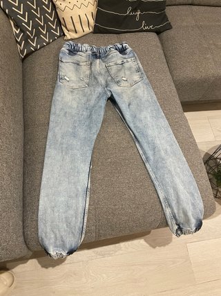 Pantalones vaqueros Bershka rotos azules