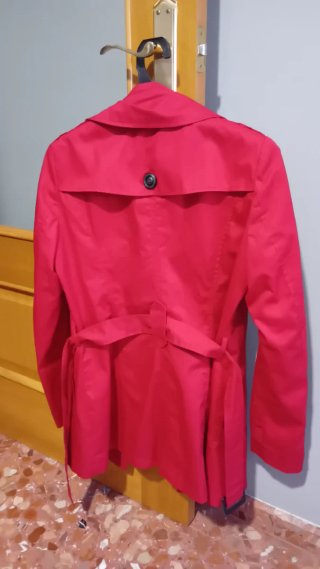 Gabardina roja talla L