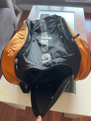 Paletero de pádel negro y naranja