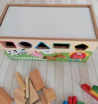 Baúl de actividades de madera