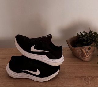 Nike Winflo 10 Talla 43 Negras