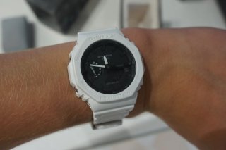 Casio G-Shock GA2100  Blanco y Negro