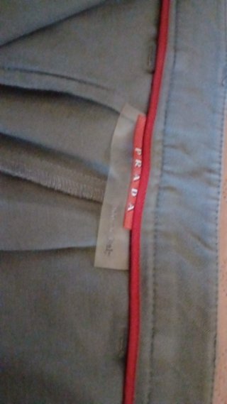 Pantaloni Prada Sport verdi con dettagli rossi