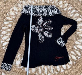 Suéter Desigual Negro con Diseño Geométrico