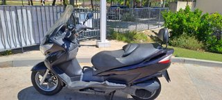 Suzuki Burgman 125 Negra/Burdeos
