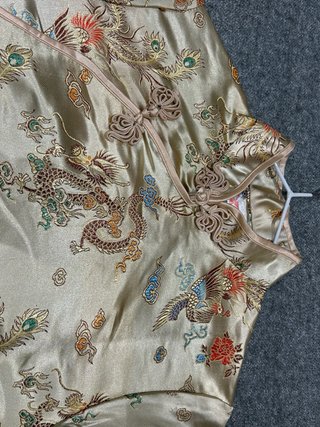 Vestido estilo chino dorado dragones