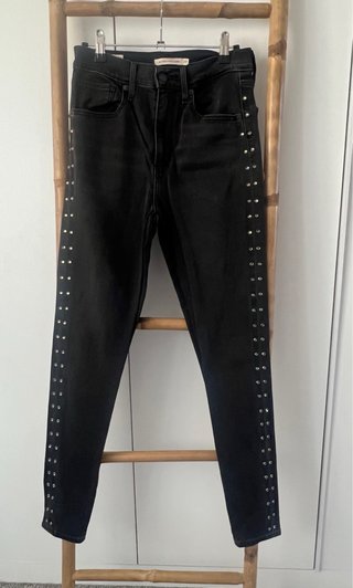 Pantalón vaquero de chica. Levi’s. Talla 36.