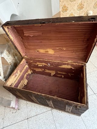 Baúl antiguo madera y metal años 30/40