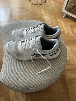 Zapatillas Asics Padel Blancas y Negras