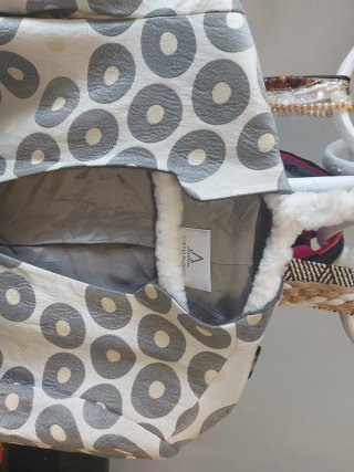 Blazer estampado círculos beige y gris