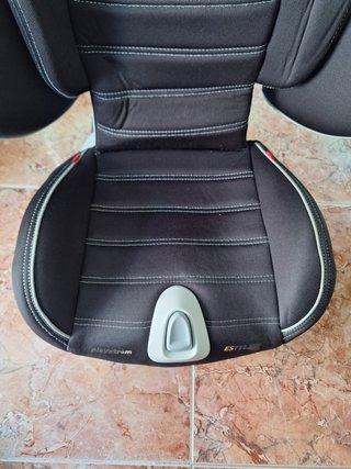 Silla coche bebé Playxtrem con isofix.