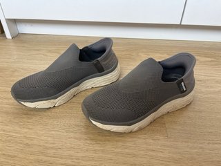 Zapatillas deportivas grises Beppi