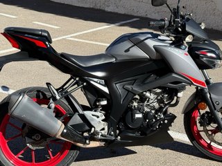 Suzuki GSX-S 125 Gris/Rojo Moto Naked
