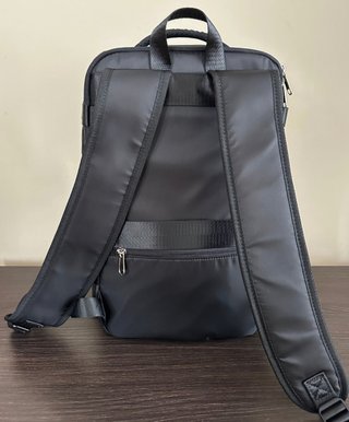 Mochila para avión negra