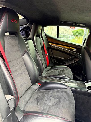 Porsche Panamera GTS unico