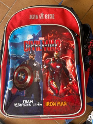 Mochila Marvel Capitán América vs Iron Man