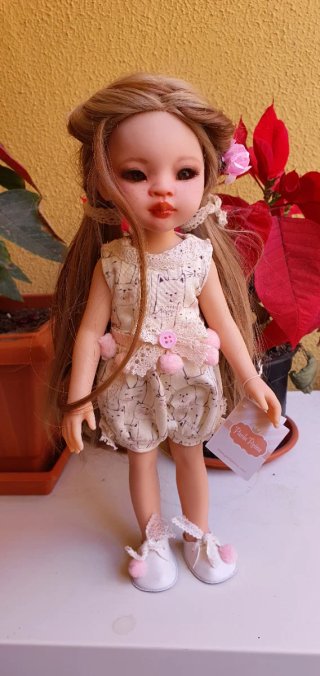 Muñeca Paola Reina customizada