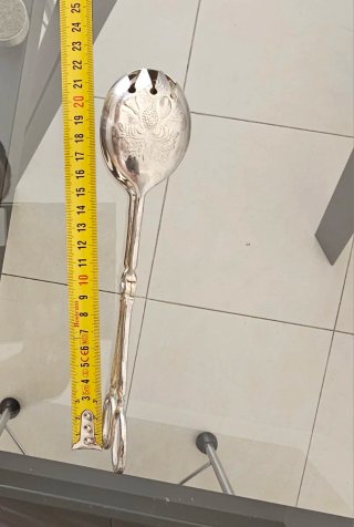 Pinzas de plata con diseño floral