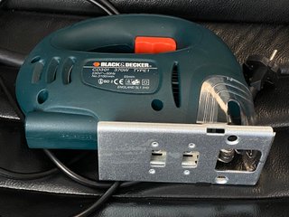 Sierra Caladora Black & Decker CD301