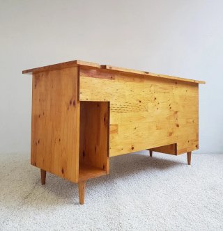 Escritorio de pino. Vintage, 80s.