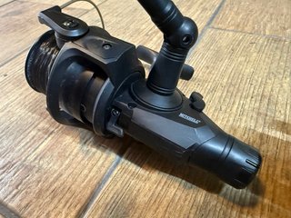 2 Carretes de Pesca Mitchell Avocet Negros