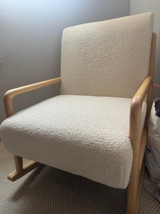 Butaca de tela y madera color beige