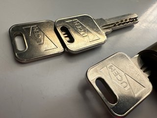 Bombín de seguridad con 3 llaves Marca UCEM