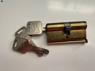 Bombín de seguridad con 3 llaves Marca UCEM