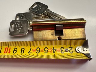 Bombín de seguridad con 3 llaves Marca UCEM