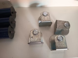 Patas de cama metálicas con adaptadores
