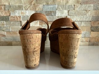 Sandalias de cuña, talla 38