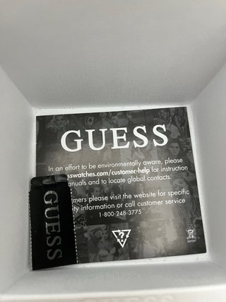 Reloj Guess Negro y Dorado Nuevo