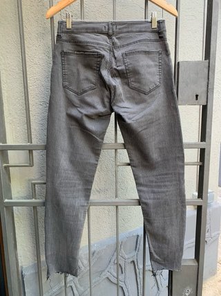 Pantalón pitillo de rayas