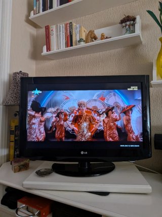 TV LG 32 LED Smart TV