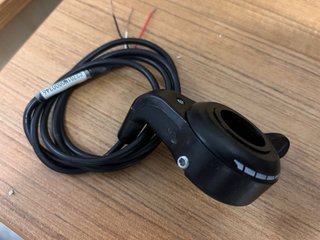 Acelerador patinete eléctrico
