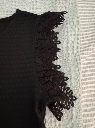 Top Zara volantes encaje negro Talla M