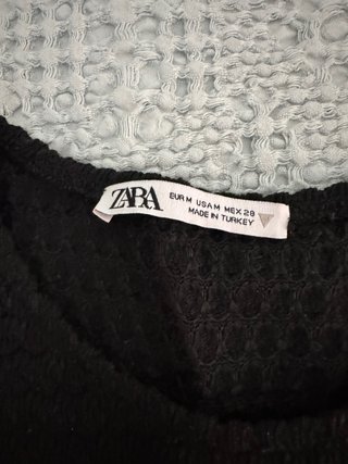 Top Zara volantes encaje negro Talla M