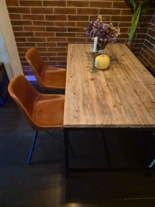 Pack Mesa comedor industrial con banco y 2 sillas