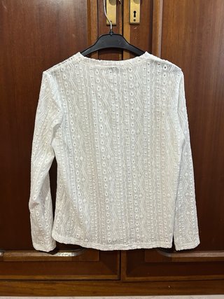 Camiseta blanca de manga larga